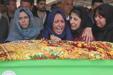 Selde evladını kaybeden annenin "Yavrum polis olacaktın, nereye gidiyorsun sınavın geliyordu" sözleri yürekleri dağladı 