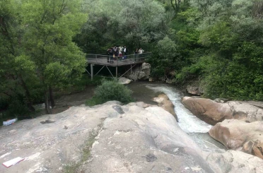 Serinlemek için gölete giren genç boğuldu 