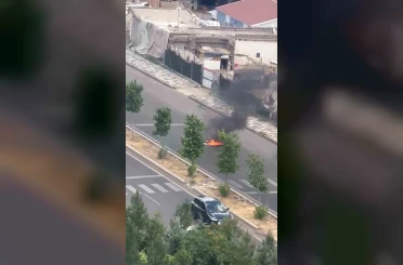 Seyir halindeki motosiklet alev topuna döndü 