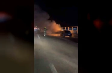 Seyir halindeki otomobil alev alev yandı 