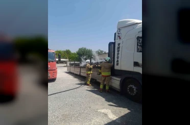 Sıcak demir yüklü tırda korkutan yangın 