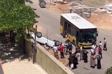 Siirt’te belediye otobüsü ile hafif ticari araç çarpıştı: 1 yaralı 