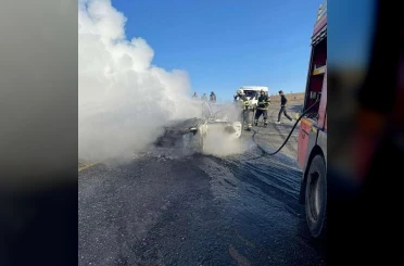 Siirt’te seyir halindeki otomobil alev aldı: 4 kişilik aile son anda kurtuldu 