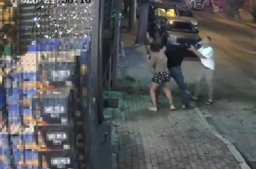 ’Şikayet’ yalanı pahalıya patladı: İzmir’de mahalle ortasında silahlı gerilim 