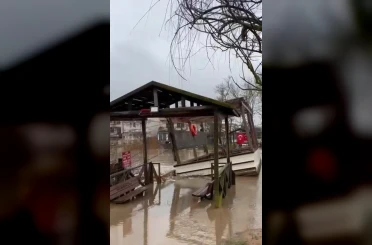 Şile’de sağanak su baskınlarına neden oldu 