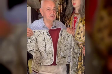 Simli gümüş iplikle işlenen nadide bir giysi ‘Sarka’ 