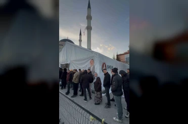 Sincan Belediye Başkanı Ercan, ilk iftarını vatandaşlarla birlikte yaptı 
