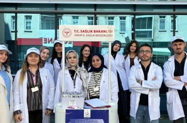 Sinop’ta hemşire adayları kansere dikkat çekti 
