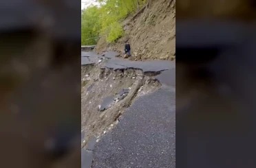 Sinop’ta heyelan: Grup yolu ulaşıma kapandı 