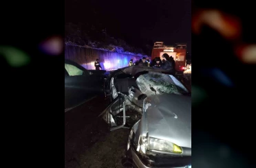 Sinop’ta iki otomobil kafa kafaya çarpıştı: 2 ölü, 3 yaralı 