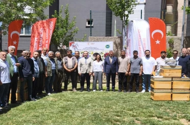 Şırnak’ta 25 üreticiye yüzde 75 hibeli arıcılık ekipmanı dağıtıldı 