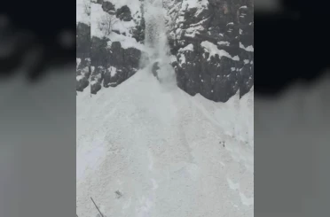 Şırnak’ta çığ düşme anı kamerada 