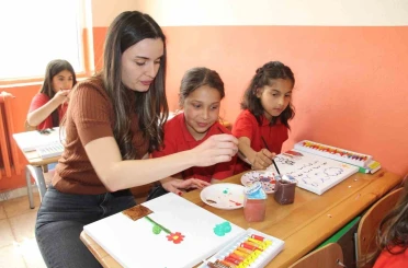 Şırnak’ta çocukların dilekleri 106 balonla gökyüzüne taşındı 