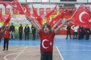 Şırnak’ta öğrencilerden renkli 23 Nisan kutlaması 