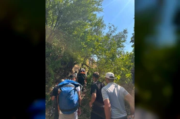 Şırnak’ta yaralı vatandaş sedye ile 1 saat taşınarak ambulansa ulaştırıldı 