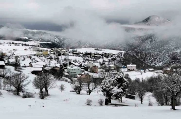 Sivas’ın baharı kışı aratmadı, yüksek kesimlerde kar etkili oldu 