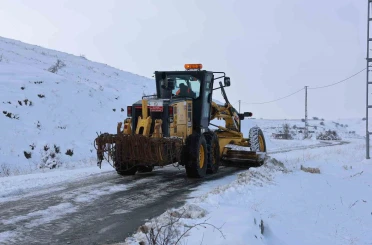 Sivas’ta 145 yerleşim yerinin yolu araç ulaşımına kapalı 