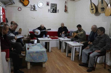Sivas’ta farklı konsept, bu kahvehanede oyun yok, müzik var 