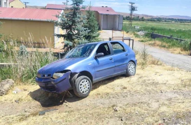 Sivas’ta kontrolden çıkan otomobil bariyerlere çarptı: 4 yaralı 