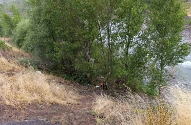 Sivas’ta otomobil dereye uçtu: 1 çocuk hayatını kaybetti, 4 kişi yaralandı 