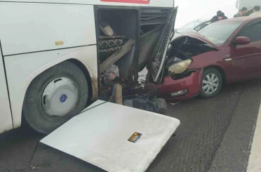 Sivas’ta yolcu otobüsü zincirleme trafik kazasına karıştı 