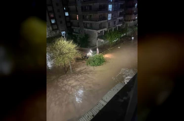 Siverek’te dolu ve sağanak hayatı felç etti 
