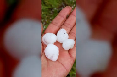 Siverek’te misket büyüklüğünde dolu yağdı 