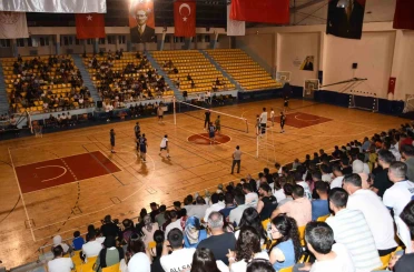 Siverek’te öğretmenler arası voleybol turnuvası tamamlandı 