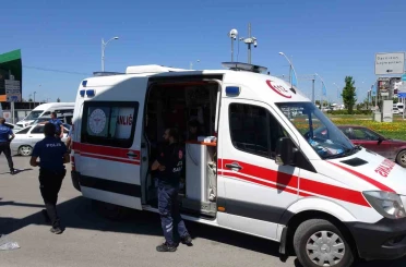 Sivil polis aracı ile motosiklet çarpıştı: 1 yaralı 