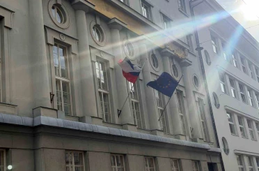 Slovenya’da İsrail yanlısı yeni hükümet, göreve gelir gelmez Filistin bayrağını indirdi 