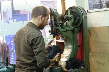 Soğuk hava ayakkabı tamircilerinde mesaiyi ikiye katladı 