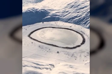 Soğuk hava Polat Gölü’nü buzla kapladı 
