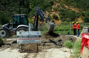 Söke’de kanalizasyon çalışması devam ediyor
