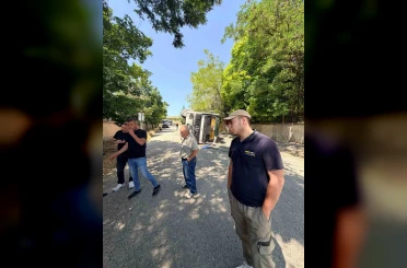 Sürücü kimseye zarar vermemek için freni boşalan tırı yan yatırdı, 1 yaralı 