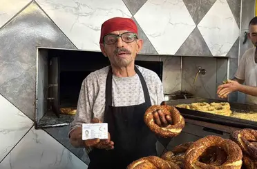 Susam soyadlı usta 45 yıldır Türkiye’nin en iyi simitlerini fırına veriyor
