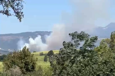 Susurluk’ta çıkan yangına havadan müdahale ediliyor 
