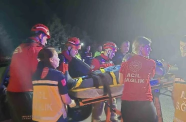Susurluk’ta kamyonla çarpışan Fiat otomobildeki 2 kişi yaralandı 