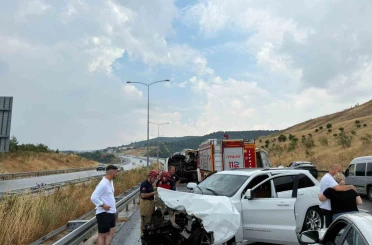 Susurluk’ta otoyolda cip ile kamyon çarpıştı: 1 yaralı 