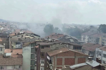 Tadilat sırasında atık malzemeler tutuştu 