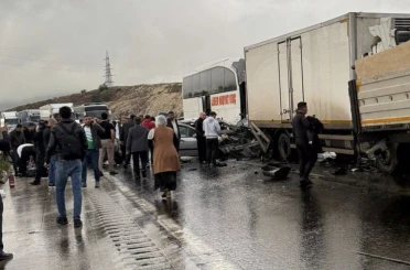 TAG Otoyolu’nda zincirleme trafik kazası: 1’i ağır 5 yaralı 