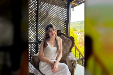 Takla atan araçtan fırlayan genç kız hayatını kaybetti 