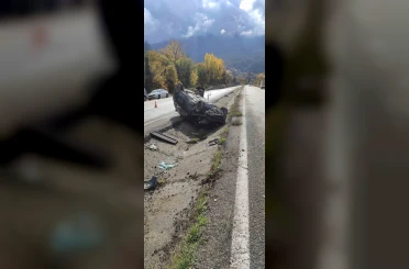 Takla atan otomobilden 2 kişi yaralı kurtuldu 