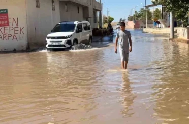 Tarımsal sulama suyu caddeleri göle çevirdi 