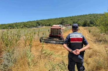 Tarlada su tankersiz hasat yapan biçördöver sahibine 3 bin 705 lira ceza 