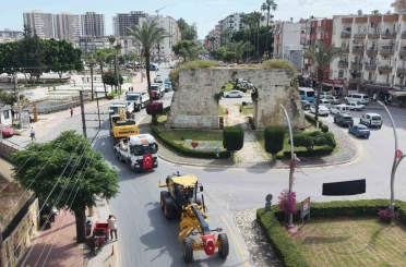 Tarsus Belediyesine yeni hizmet araçları kazandırıldı 