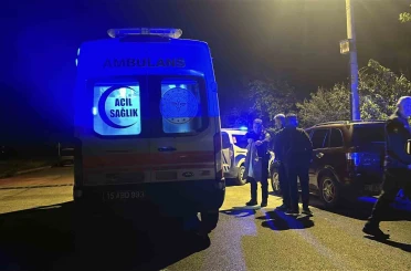 Tartıştığı babasını bıçakladı, ekipler tarafından gözaltına alındı 