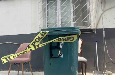 Tartıştığı eşinin başına çekiçle vurup boğazından bıçakladı 