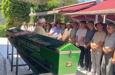 Tatil yolunda can veren anne ve kızı toprağa verildi 