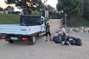 Tatilcilerin akınına uğrayan Kandıra’da 387 ton atık toplandı 