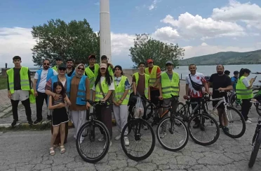 Tatvan’da pedallar sağlıklı yarınlar için çevrildi 